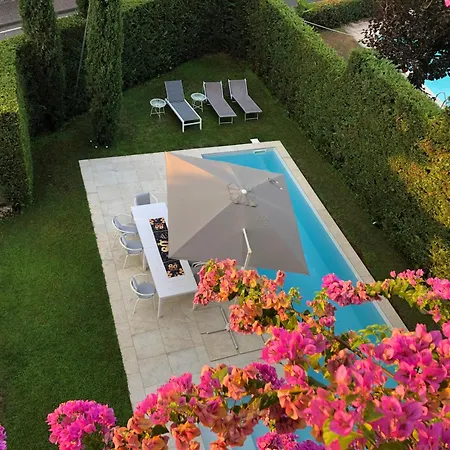 Jugendstilvilla Mit Pool In Gardone Riviera, Gardasee Вилла Гардоне Ривьера