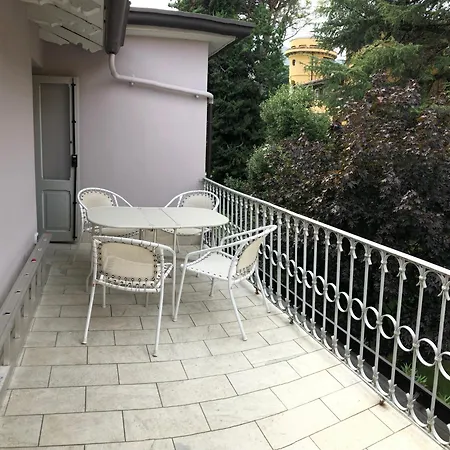 فيلة Jugendstilvilla Mit Pool In Gardone Riviera, Gardasee غاردوني ريفييرا