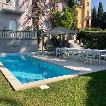 Lucia Mit Pool In Gardone Riviera, Gardasee Villa Gardone Riviera