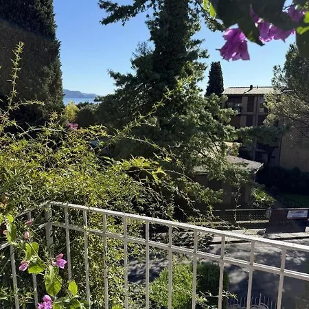 Lucia Mit Pool In Gardone Riviera, Gardasee Gardone Riviera